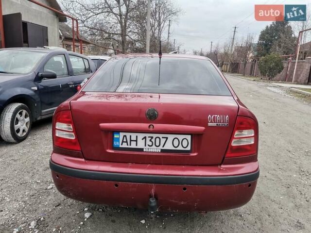 Красный Шкода Октавия, объемом двигателя 1.6 л и пробегом 316 тыс. км за 4100 $, фото 4 на Automoto.ua