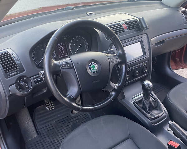 Красный Шкода Октавия, объемом двигателя 1.6 л и пробегом 296 тыс. км за 4700 $, фото 10 на Automoto.ua