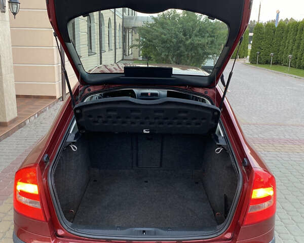 Шкода Октавия 2006 в Дунаевцах на Automoto.ua Красный Шкода Октавия, объемом двигателя 1.6 л и пробегом 243 тыс. км за 5850 $, фото 39 на Automoto.ua