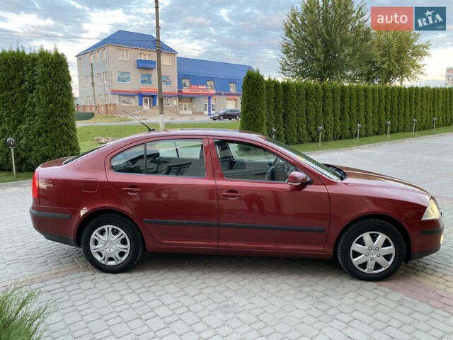 Шкода Октавия 2006 в Дунаевцах на Automoto.ua Красный Шкода Октавия, объемом двигателя 1.6 л и пробегом 243 тыс. км за 5850 $, фото 5 на Automoto.ua