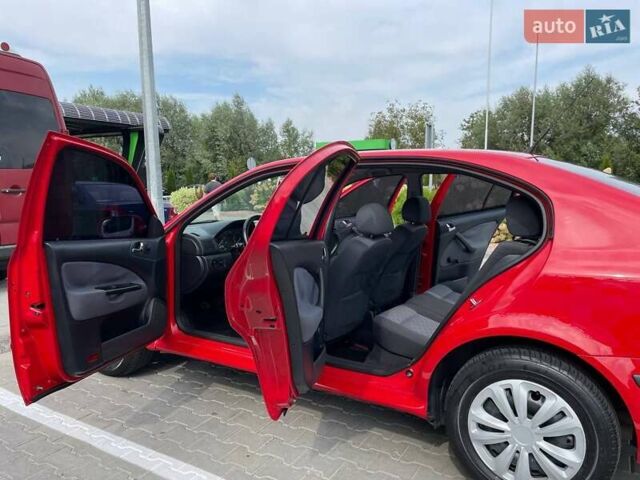 Червоний Шкода Октавія, об'ємом двигуна 1.6 л та пробігом 213 тис. км за 3950 $, фото 12 на Automoto.ua
