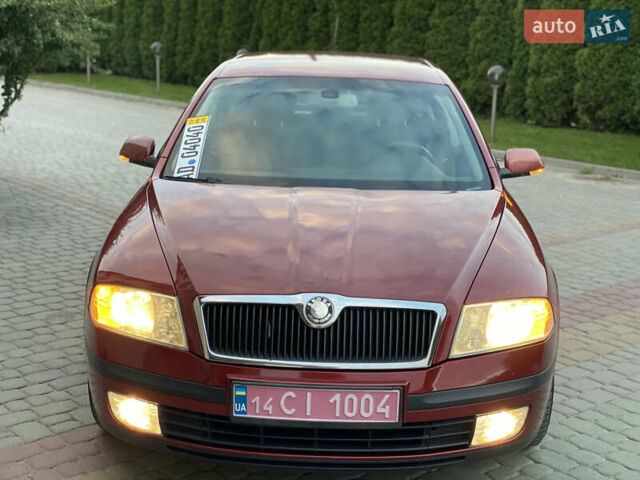 Шкода Октавия 2006 в Дунаевцах на Automoto.ua Красный Шкода Октавия, объемом двигателя 1.6 л и пробегом 243 тыс. км за 5850 $, фото 2 на Automoto.ua