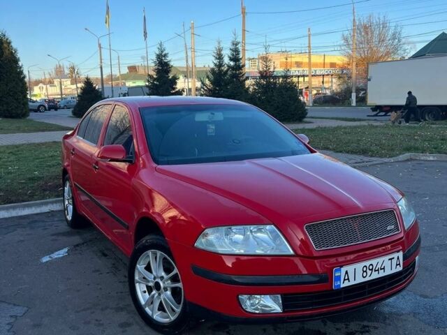 Красный Шкода Октавия, объемом двигателя 1.6 л и пробегом 192 тыс. км за 5900 $, фото 3 на Automoto.ua
