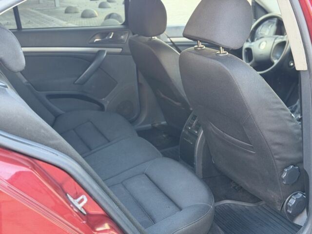 Красный Шкода Октавия, объемом двигателя 2 л и пробегом 100 тыс. км за 2950 $, фото 13 на Automoto.ua