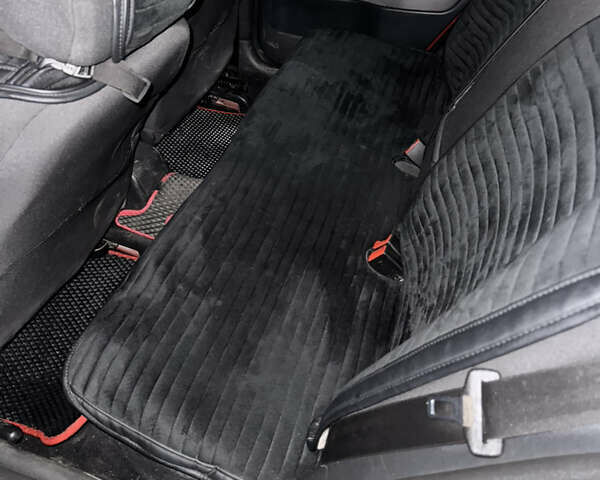 Червоний Шкода Октавія, об'ємом двигуна 1.6 л та пробігом 219 тис. км за 5600 $, фото 7 на Automoto.ua