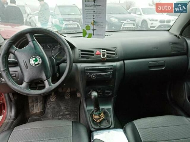 Червоний Шкода Октавія, об'ємом двигуна 1.6 л та пробігом 212 тис. км за 4800 $, фото 2 на Automoto.ua