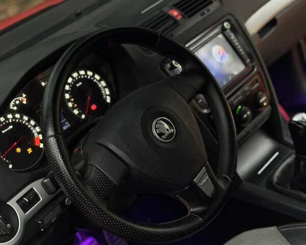 Червоний Шкода Октавія, об'ємом двигуна 2 л та пробігом 270 тис. км за 9500 $, фото 28 на Automoto.ua