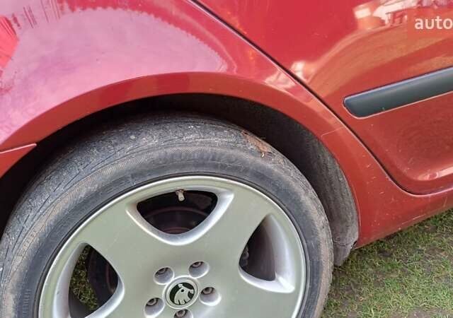 Червоний Шкода Октавія, об'ємом двигуна 1.6 л та пробігом 216 тис. км за 5800 $, фото 11 на Automoto.ua