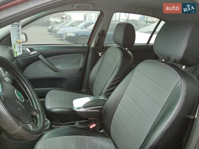 Червоний Шкода Октавія, об'ємом двигуна 1.6 л та пробігом 212 тис. км за 4800 $, фото 3 на Automoto.ua