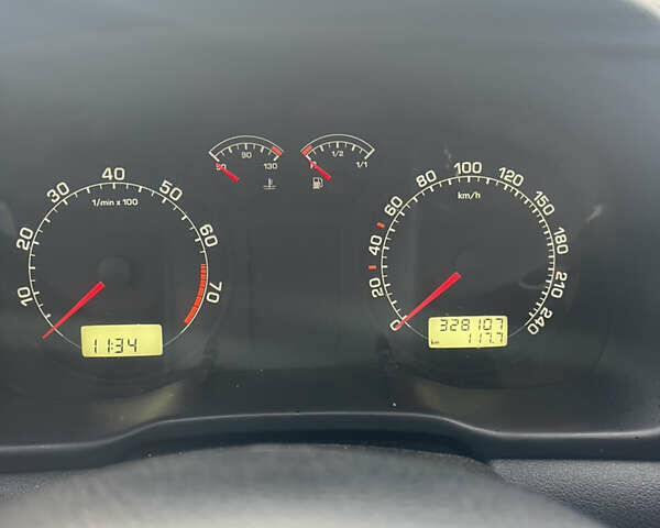 Красный Шкода Октавия, объемом двигателя 1.78 л и пробегом 328 тыс. км за 5950 $, фото 14 на Automoto.ua