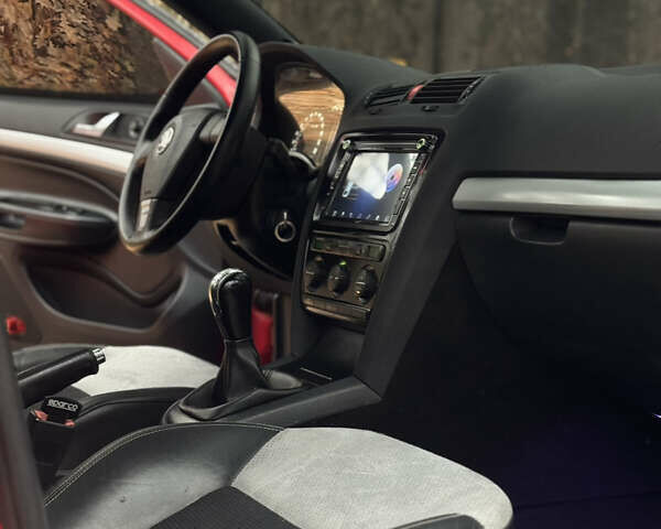 Червоний Шкода Октавія, об'ємом двигуна 2 л та пробігом 270 тис. км за 9500 $, фото 21 на Automoto.ua