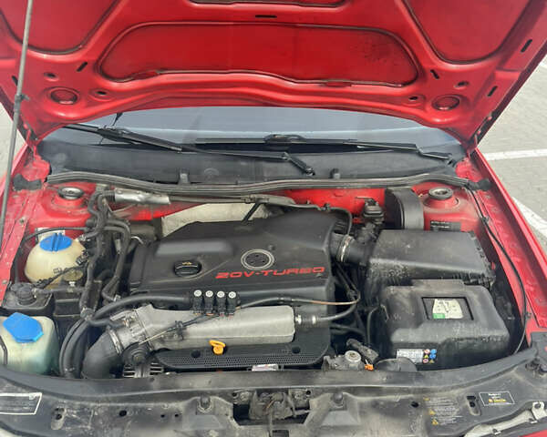 Красный Шкода Октавия, объемом двигателя 1.78 л и пробегом 328 тыс. км за 5950 $, фото 16 на Automoto.ua