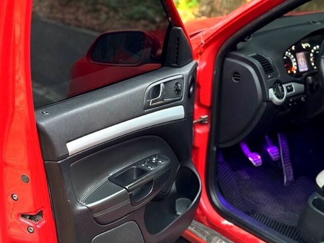 Красный Шкода Октавия, объемом двигателя 2 л и пробегом 270 тыс. км за 8999 $, фото 5 на Automoto.ua