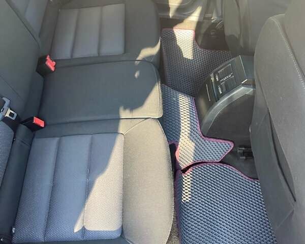 Красный Шкода Октавия, объемом двигателя 1.6 л и пробегом 324 тыс. км за 6000 $, фото 3 на Automoto.ua