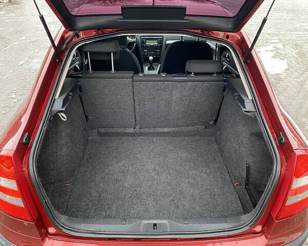 Красный Шкода Октавия, объемом двигателя 1.6 л и пробегом 199 тыс. км за 6500 $, фото 12 на Automoto.ua