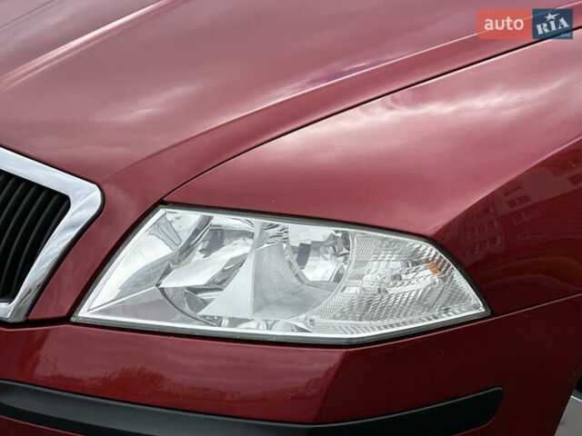 Червоний Шкода Октавія, об'ємом двигуна 1.6 л та пробігом 211 тис. км за 7999 $, фото 3 на Automoto.ua