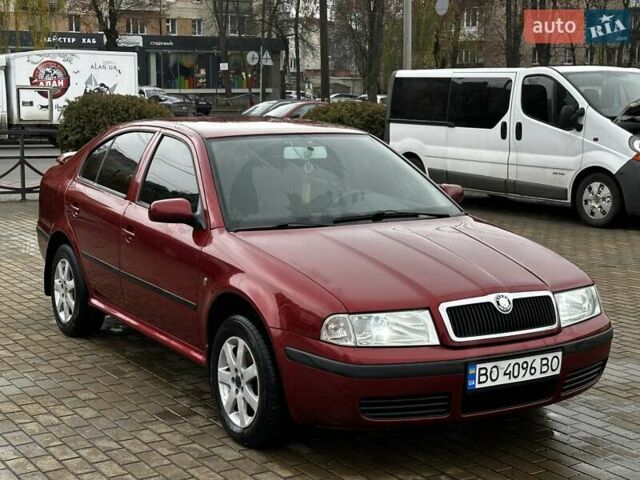 Красный Шкода Октавия, объемом двигателя 1.6 л и пробегом 225 тыс. км за 4750 $, фото 3 на Automoto.ua