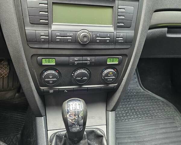 Шкода Октавія 2008 у Львові на Automoto.ua Червоний Шкода Октавія, об'ємом двигуна 1.98 л та пробігом 317 тис. км за 6500 $, фото 12 на Automoto.ua