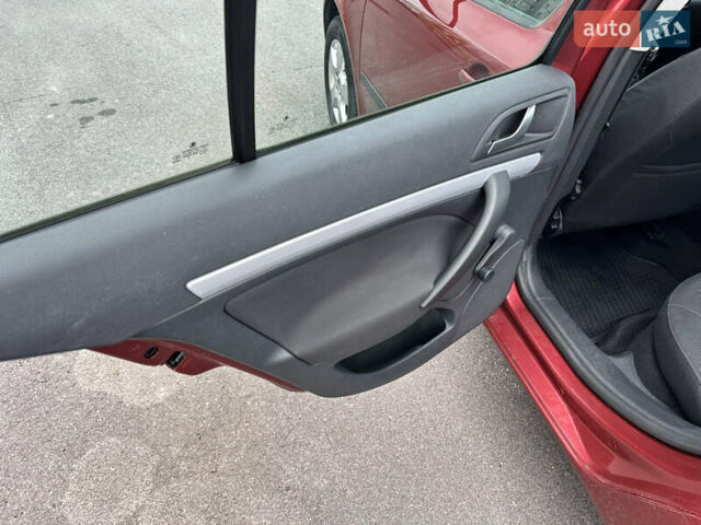 Червоний Шкода Октавія, об'ємом двигуна 1.6 л та пробігом 211 тис. км за 7999 $, фото 57 на Automoto.ua