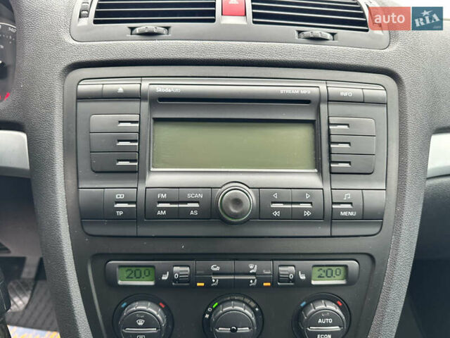 Червоний Шкода Октавія, об'ємом двигуна 1.6 л та пробігом 211 тис. км за 7999 $, фото 51 на Automoto.ua