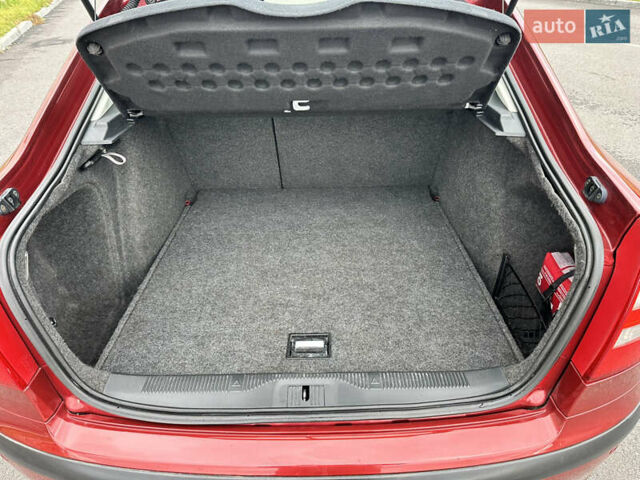 Червоний Шкода Октавія, об'ємом двигуна 1.6 л та пробігом 211 тис. км за 7999 $, фото 34 на Automoto.ua
