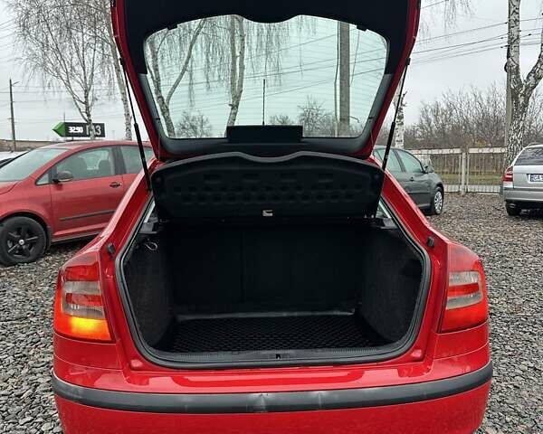 Красный Шкода Октавия, объемом двигателя 1.6 л и пробегом 332 тыс. км за 5000 $, фото 14 на Automoto.ua