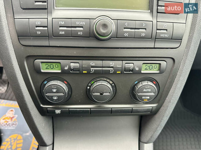 Червоний Шкода Октавія, об'ємом двигуна 1.6 л та пробігом 211 тис. км за 7999 $, фото 52 на Automoto.ua