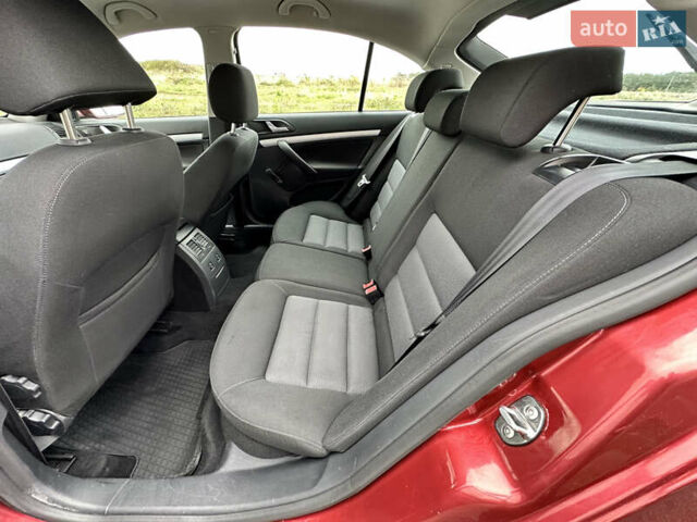 Червоний Шкода Октавія, об'ємом двигуна 1.6 л та пробігом 211 тис. км за 7999 $, фото 59 на Automoto.ua