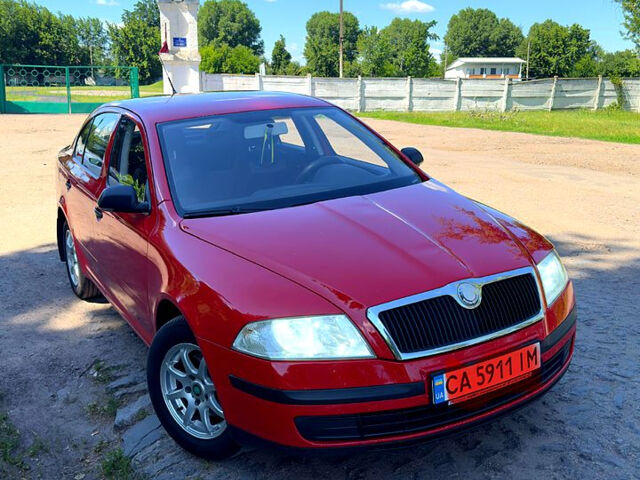Красный Шкода Октавия, объемом двигателя 1.6 л и пробегом 280 тыс. км за 5800 $, фото 2 на Automoto.ua