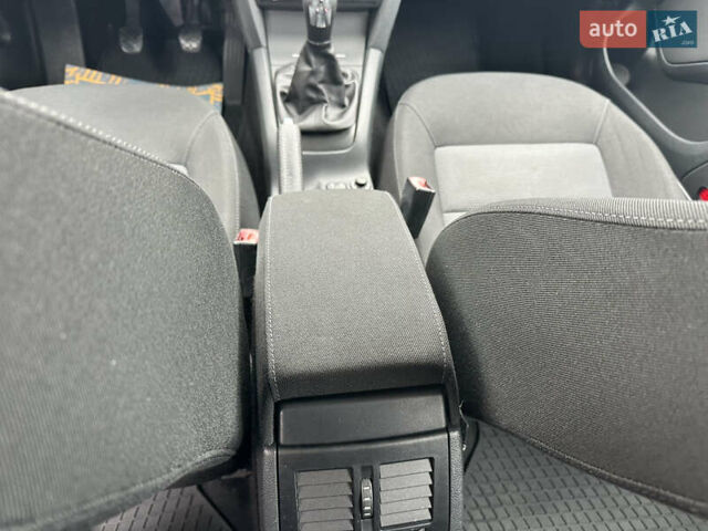 Червоний Шкода Октавія, об'ємом двигуна 1.6 л та пробігом 211 тис. км за 7999 $, фото 64 на Automoto.ua