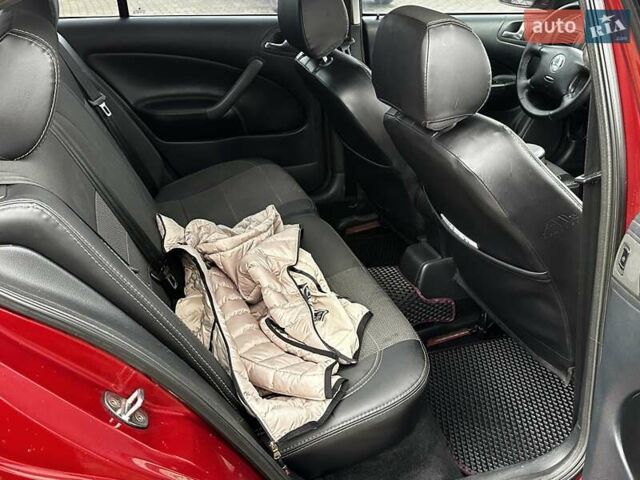 Красный Шкода Октавия, объемом двигателя 1.6 л и пробегом 225 тыс. км за 4750 $, фото 15 на Automoto.ua