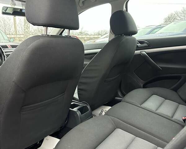 Красный Шкода Октавия, объемом двигателя 1.6 л и пробегом 332 тыс. км за 5000 $, фото 10 на Automoto.ua