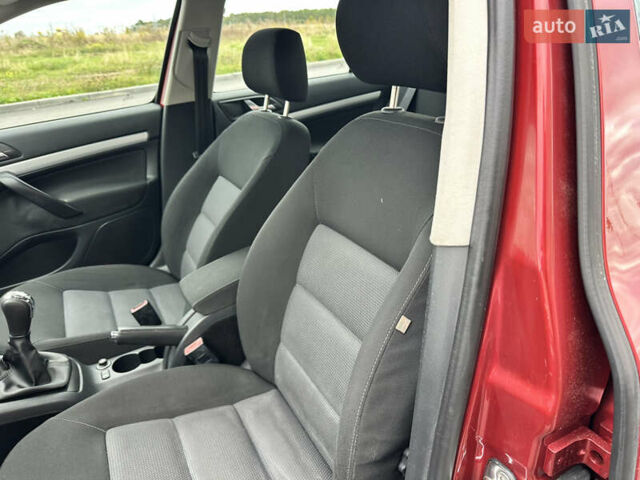 Червоний Шкода Октавія, об'ємом двигуна 1.6 л та пробігом 211 тис. км за 7999 $, фото 44 на Automoto.ua