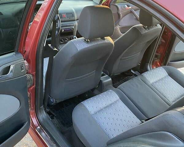 Красный Шкода Октавия, объемом двигателя 1.6 л и пробегом 222 тыс. км за 5250 $, фото 14 на Automoto.ua