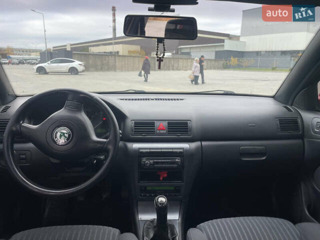 Красный Шкода Октавия, объемом двигателя 1.78 л и пробегом 227 тыс. км за 6500 $, фото 7 на Automoto.ua