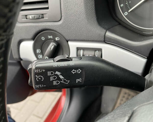 Красный Шкода Октавия, объемом двигателя 1.6 л и пробегом 199 тыс. км за 6500 $, фото 28 на Automoto.ua