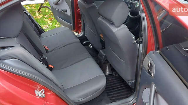 Червоний Шкода Октавія, об'ємом двигуна 1.6 л та пробігом 263 тис. км за 6000 $, фото 19 на Automoto.ua