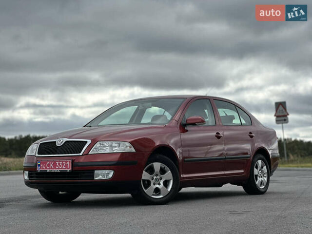 Червоний Шкода Октавія, об'ємом двигуна 1.6 л та пробігом 211 тис. км за 7999 $, фото 1 на Automoto.ua