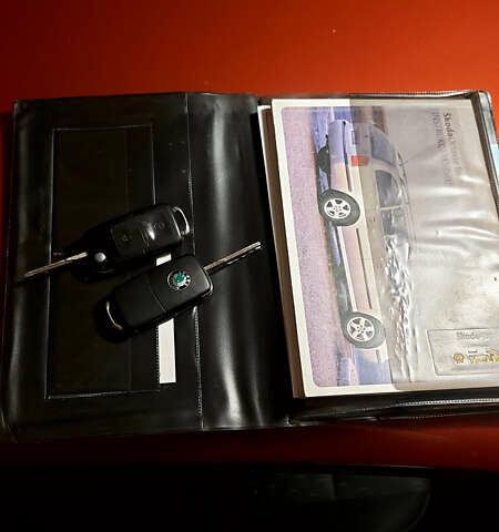 Червоний Шкода Октавія, об'ємом двигуна 1.6 л та пробігом 263 тис. км за 6000 $, фото 3 на Automoto.ua