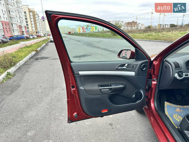 Червоний Шкода Октавія, об'ємом двигуна 1.6 л та пробігом 211 тис. км за 7999 $, фото 38 на Automoto.ua