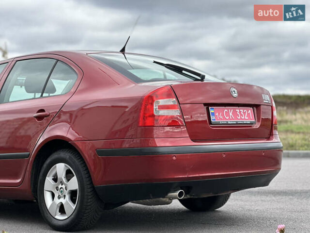 Червоний Шкода Октавія, об'ємом двигуна 1.6 л та пробігом 211 тис. км за 7999 $, фото 16 на Automoto.ua