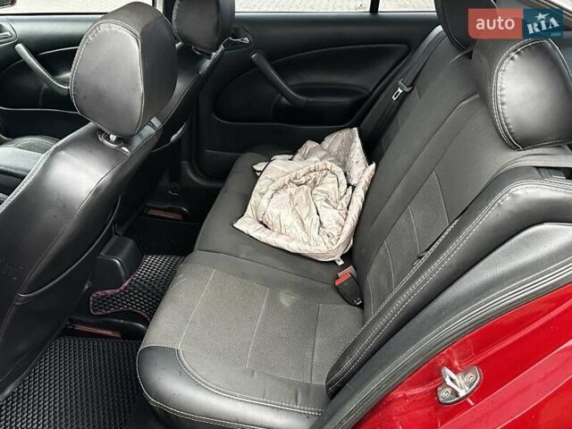 Красный Шкода Октавия, объемом двигателя 1.6 л и пробегом 225 тыс. км за 4750 $, фото 13 на Automoto.ua