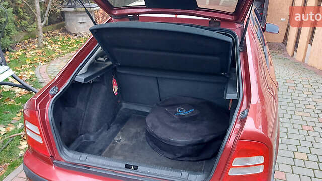 Червоний Шкода Октавія, об'ємом двигуна 1.6 л та пробігом 263 тис. км за 6000 $, фото 8 на Automoto.ua