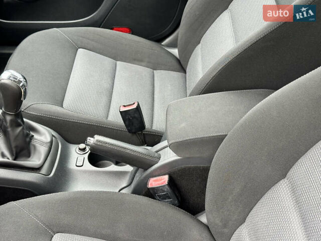 Червоний Шкода Октавія, об'ємом двигуна 1.6 л та пробігом 211 тис. км за 7999 $, фото 46 на Automoto.ua