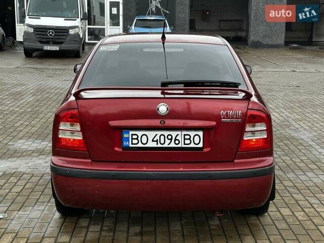 Красный Шкода Октавия, объемом двигателя 1.6 л и пробегом 225 тыс. км за 4750 $, фото 7 на Automoto.ua