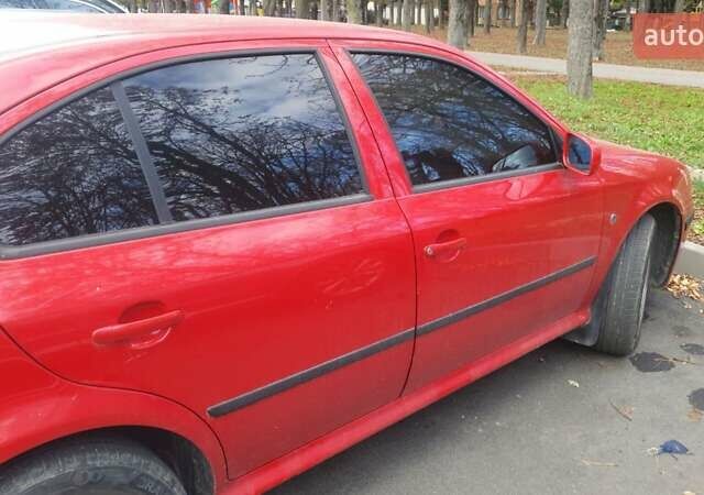 Красный Шкода Октавия, объемом двигателя 1.8 л и пробегом 279 тыс. км за 4500 $, фото 3 на Automoto.ua