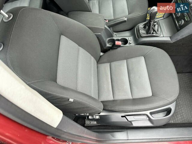 Червоний Шкода Октавія, об'ємом двигуна 1.6 л та пробігом 211 тис. км за 7999 $, фото 71 на Automoto.ua