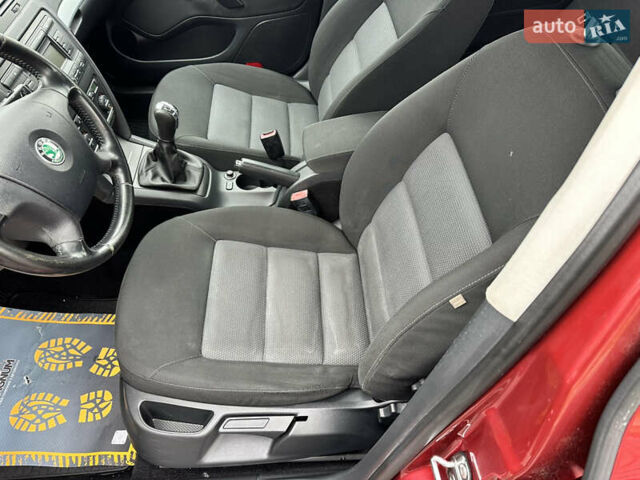 Червоний Шкода Октавія, об'ємом двигуна 1.6 л та пробігом 211 тис. км за 7999 $, фото 43 на Automoto.ua