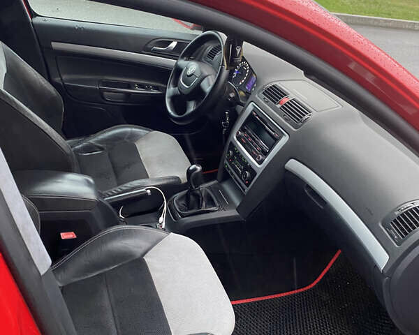 Красный Шкода Октавия, объемом двигателя 1.98 л и пробегом 250 тыс. км за 7800 $, фото 11 на Automoto.ua