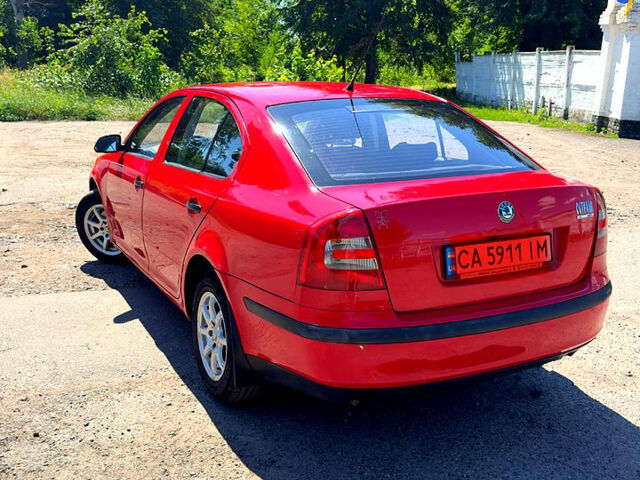 Красный Шкода Октавия, объемом двигателя 1.6 л и пробегом 280 тыс. км за 5800 $, фото 1 на Automoto.ua